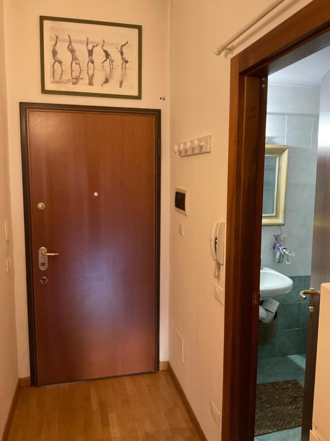 Apartamento Isolab: Monolocale In Zona Isola Milán Exterior foto